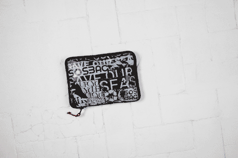 FUNDA PORTÁTIL SOSTENIBLE RE-COVER. COLECCIÓN SAVEOURSEAS