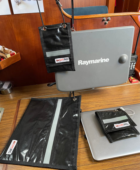 PORTADOCUMENTOS SOSTENIBLE TIPO CLUTCH LIGERO TRAVÉS. CABLES, IPAD, NECESERad o útilizalo de neceser.