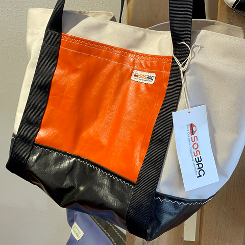 BORSA TOTEBAG SOSTENIBLE PER A PLATJA MÀRMARA.