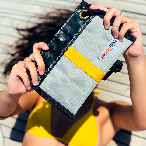 BOLSO SOSTENIBLE TIPO CLUTCH MINI GRUMET.